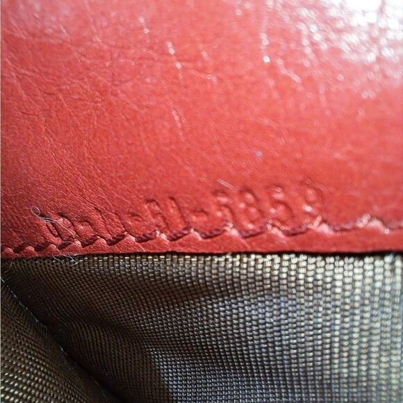 Chloe Wallet Authentic Good used condition - Picture 16 of 16